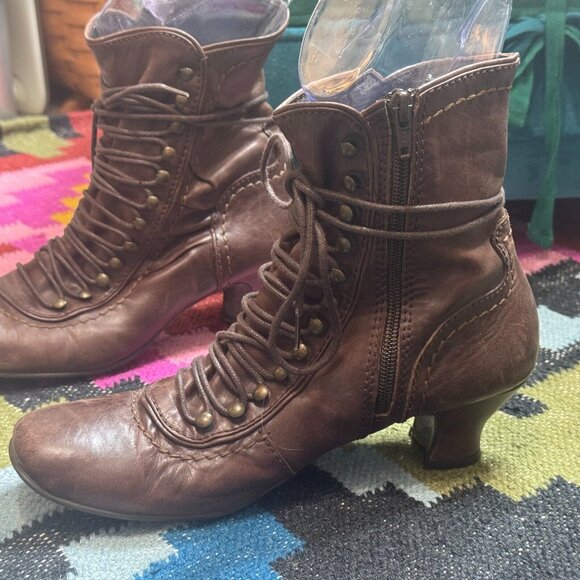 Ginita Lace-Up Leather Boot Victorian Style with Spool Heel, EU 40, Brown - Picture 5 of 11